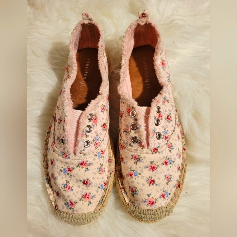 Madden Girl Erinn floral slip ons